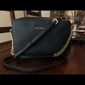Michael Kors Jet Set East West Crossgrain Leather